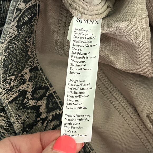 Spanx Women's Leggings Taupe Snake Print Leggings Size Medium - Picture 4 of 5